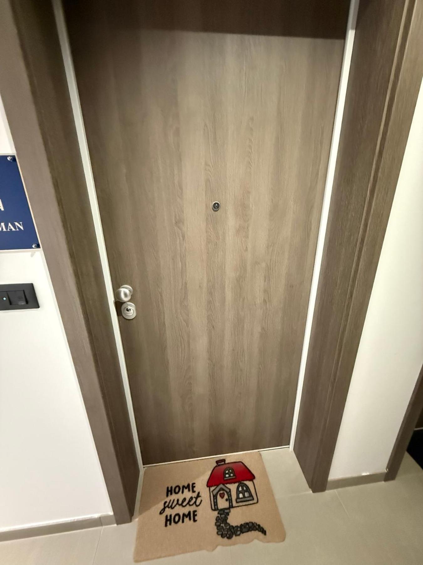 Lana With Private Parking Apartma Pula