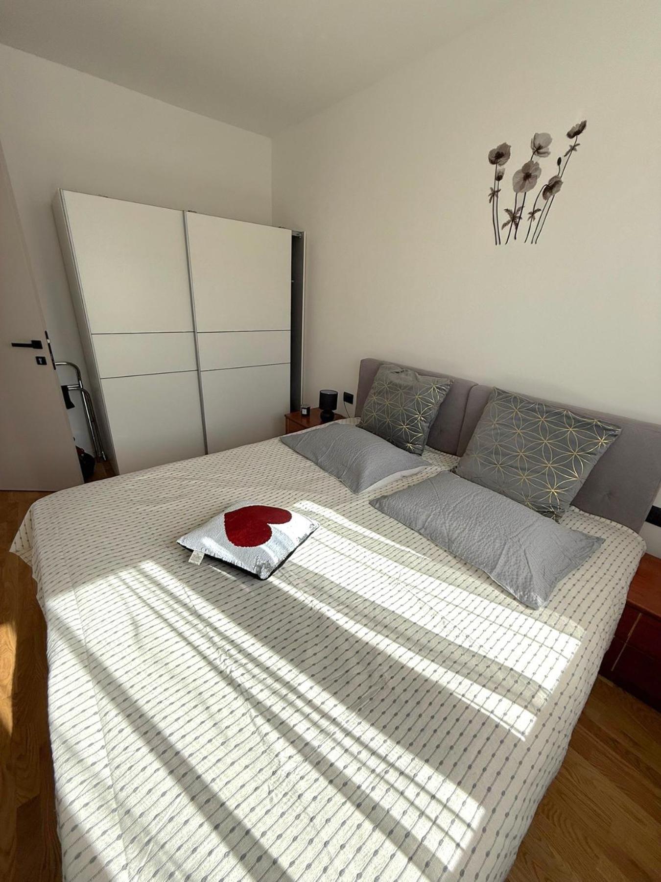 Apartma Lana With Private Parking