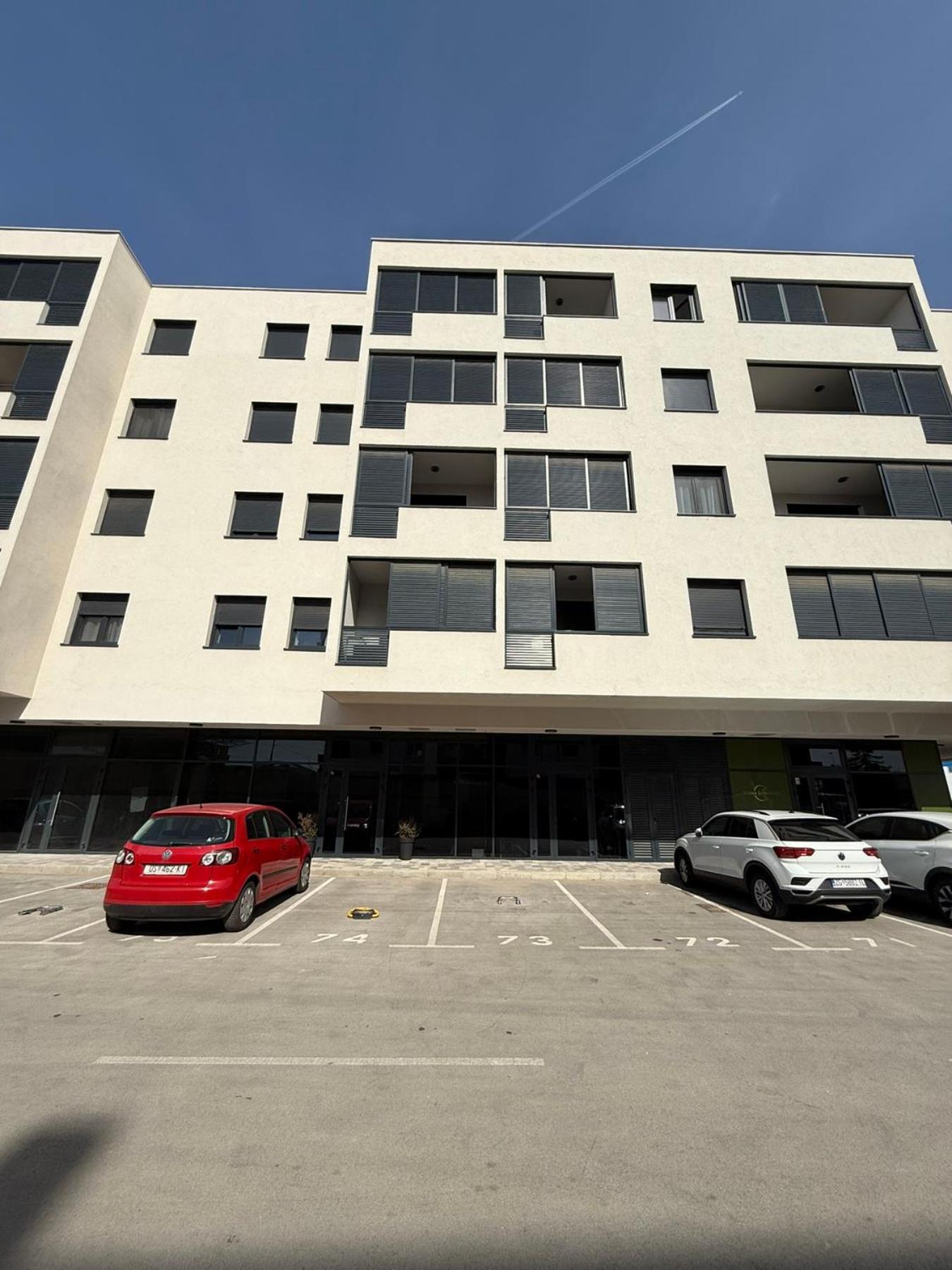 Lana With Private Parking Apartma